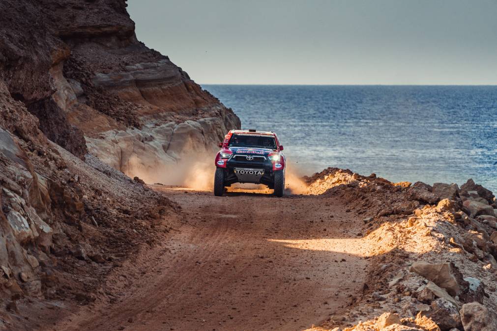 Trzy Toyoty Hilux w TOP5 na 9. etapie Rajdu Dakar 2021